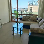 Beachfront By Marty's شقة *