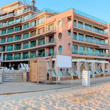 Apartman Beachfront By Marty's Napospart