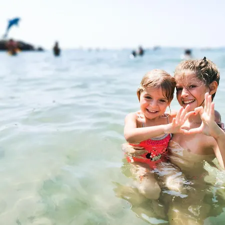 Beachfront By Marty's Appartement Sunny Beach