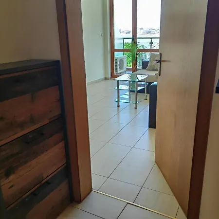 Beachfront By Marty's Appartement