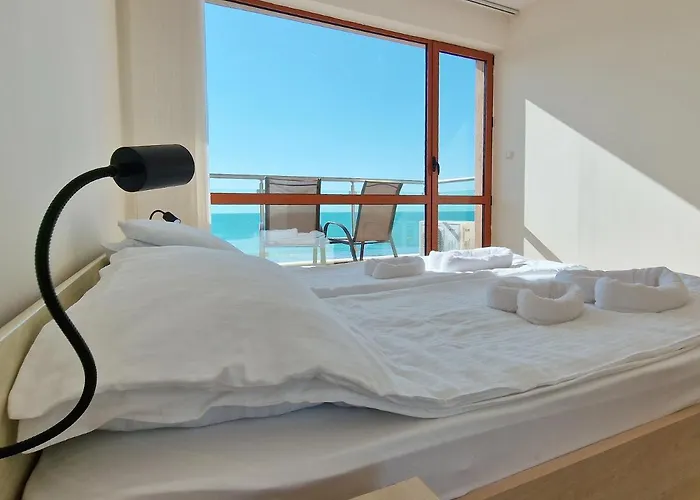 Διαμέρισμα Beachfront By Marty's